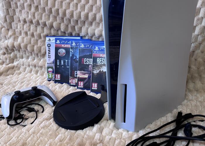 Grajewo ogłoszenia: Sprzedam PlayStation 5 widoczne na zdjęciu. Konsola posiada napęd...